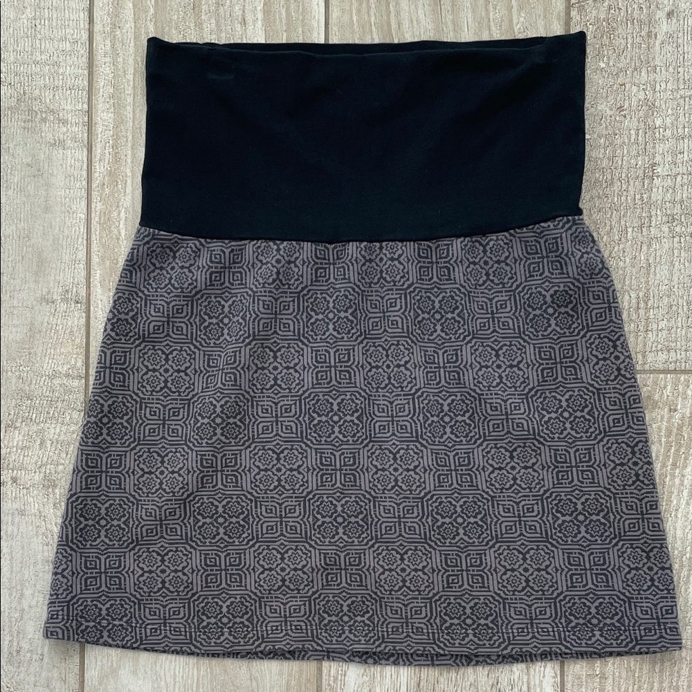 Prana black and brown patterned Roma skirt, size Small